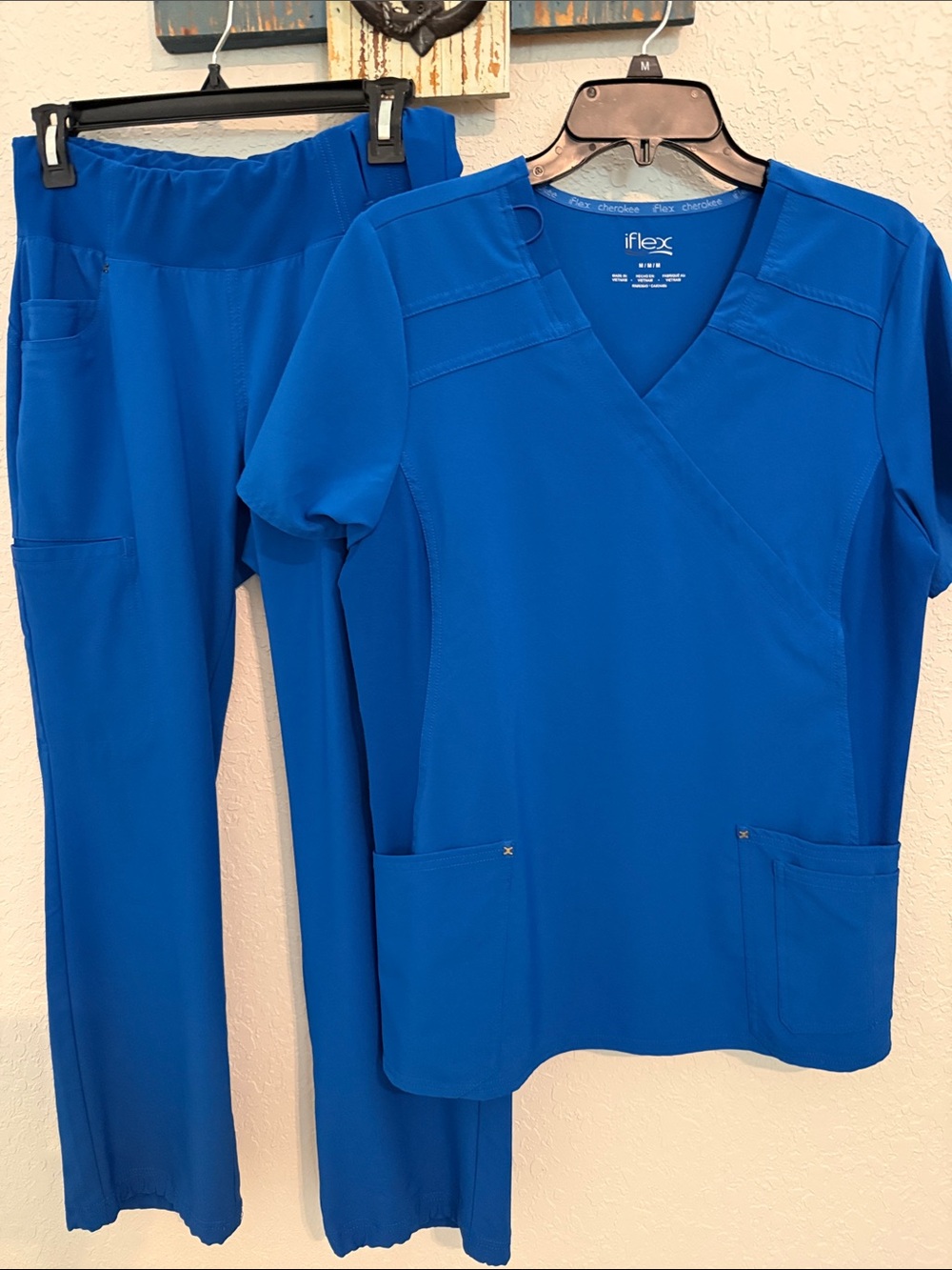 Cherokee iflex V neck scrub top & Yoga pants set S petite / M Royal Blue